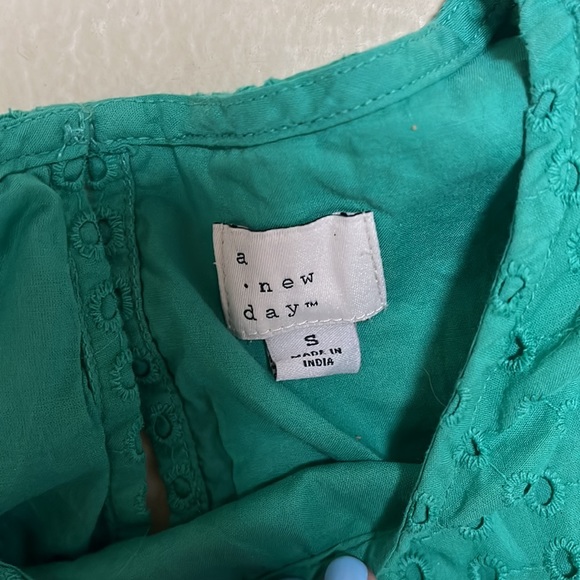 A new day emerald shirt never worn only tried on - Picture 2 of 3